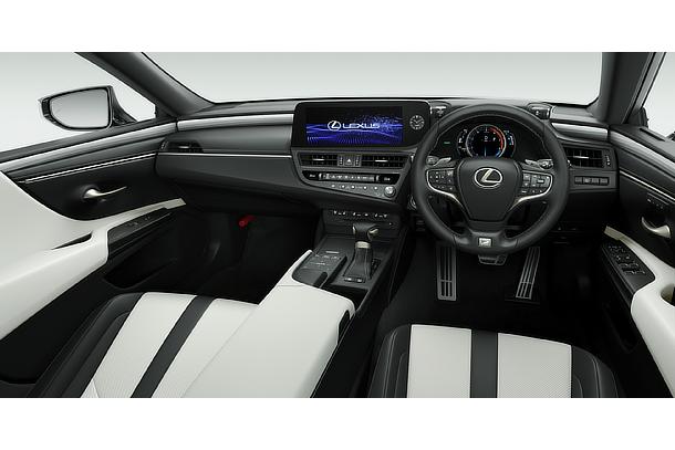 ES300h“F SPORT”（インテリアカラー ： “F SPORT”専用ホワイト）
