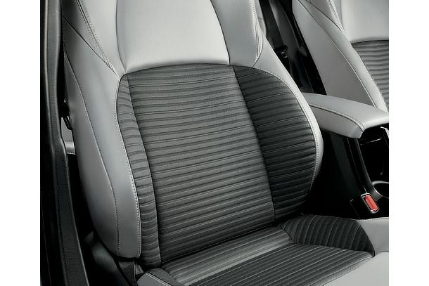 カローラ 特別仕様車（運転席）除電スタビライジングプラスシート（フロントスポーティシート）（シート色 ： ホワイト）