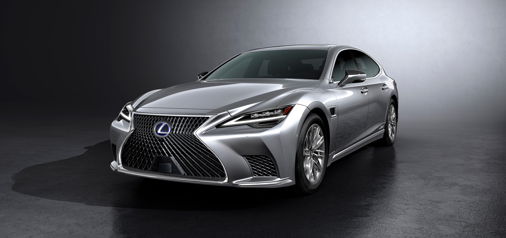 LEXUS、LSがオートカラーアウォード2021グランプリを受賞 | レクサス