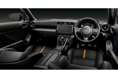 GR86 特別仕様車 RZ“10th Anniversary Limited”（6MT）内装色ブラック×オレンジ（特別設定色）
