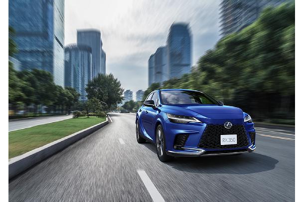 RX350“F SPORT”（ヒートブルーコントラストレイヤリング）＜オプション装着車＞