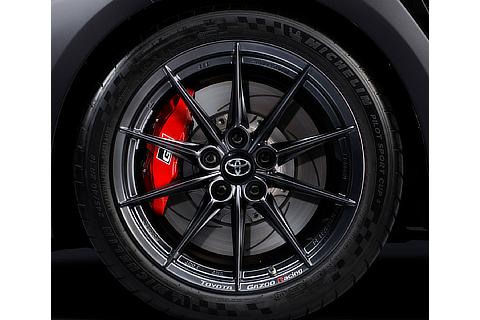 GR Corolla Morizo Edition 245/40ZR18 MICHELIN PILOT SPORT® CUP 2 CONNECT x BBS 8.5J forged aluminum wheels with TOYOTA GAZOO Racing logo (Exclusive matte paint / hub ornament + black wheel nuts)