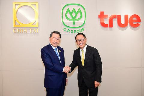 Dhanin Chearavanont, Senior Chairman of CP, and Akio Toyoda, President and CEO of Toyota