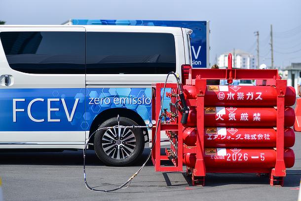 Hydrogen filling to a FCEV (Thailand)