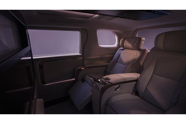 新型LM（プロトタイプ）リヤシート（4人乗り仕様）