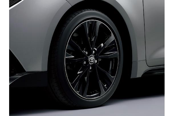カローラ 特別仕様車 ACTIVE SPORT 215/45R17タイヤ＆17×7 1/2 アルミホイール（切削光輝＋ピアノブラック塗装）