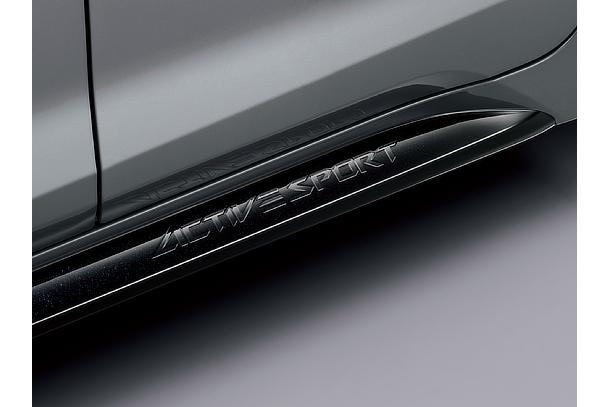 カローラ 特別仕様車 ACTIVE SPORT ロッカーモール（アティチュードブラックマイカ塗装／ACTIVE SPORTロゴマーク付）