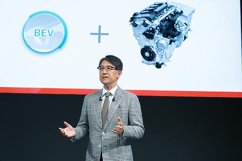 トヨタ自動車株式会社 代表取締役社長 CEO　佐藤 恒治