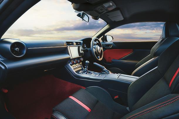 GR86 RZ (6MT) Interior color: Black x Red
