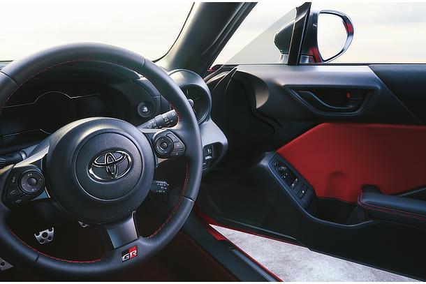 GR86 RZ (6MT) Interior color: Black x Red