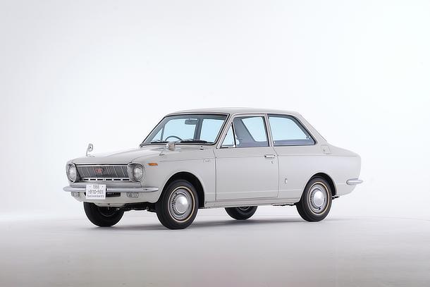 COROLLA (1966)