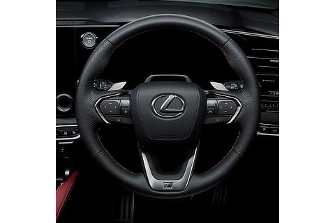 “F SPORT Performance”インテリア（ディンプル本革ステアリング（パドルシフト付））