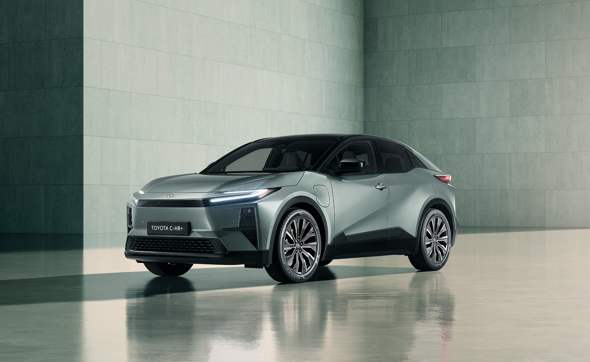 TOYOTA C-HR+をはじめ、bZ4X、LEXUS RZの新型を欧州で世界初披露 TOYOTA C-HR+をはじめ、bZ4X、LEXUS RZの新型を欧州で世界初披露