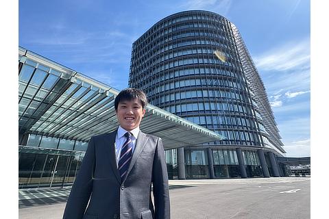 トヨタ自動車本社前