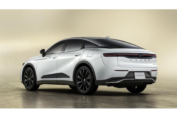 クラウン（クロスオーバー）にクラウン誕生70周年を記念した特別仕様車