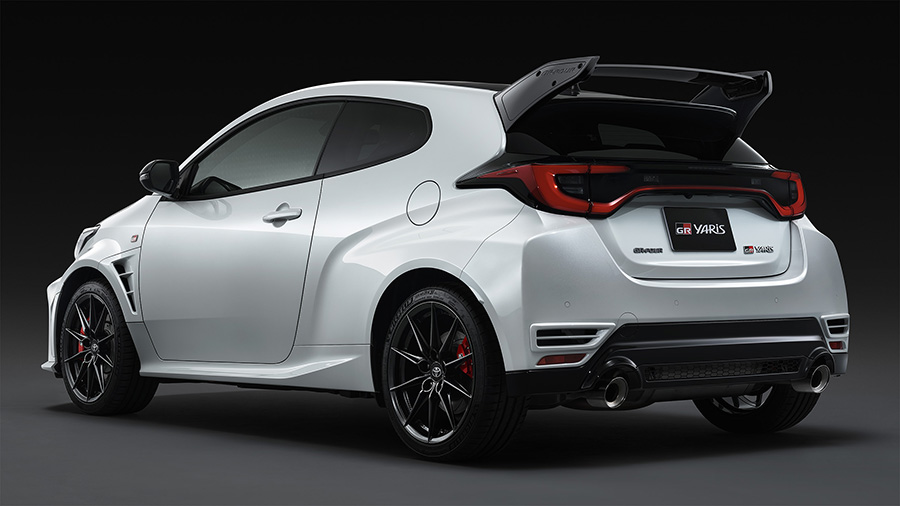 Factory-installed option: Aero Performance Package