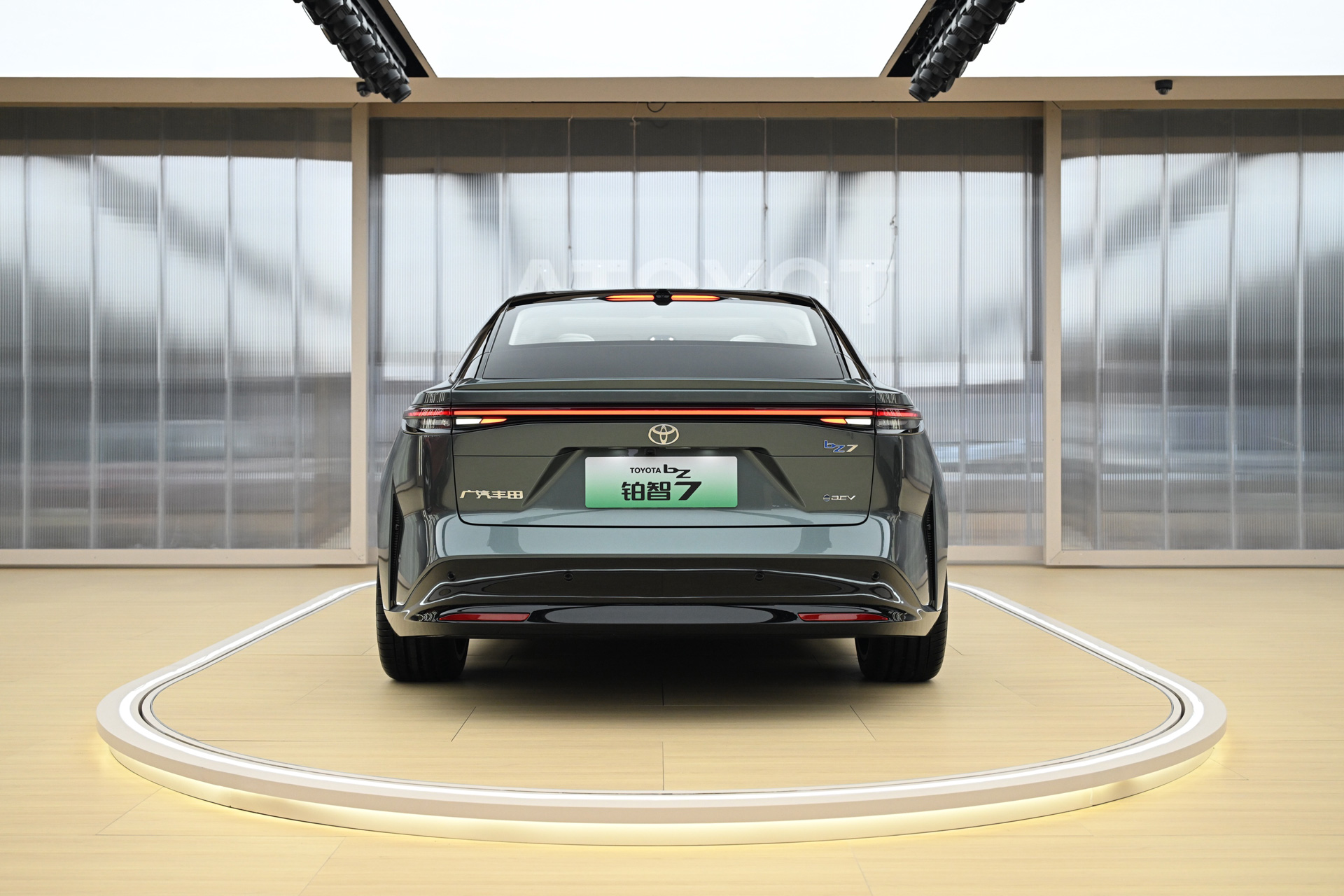 新型車「bZ7」や「LEXUS ES」の新型を上海モーターショーで世界