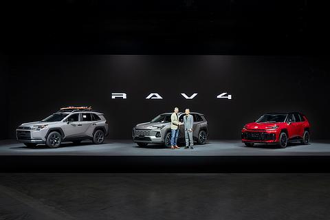 (Left to right) Simon Humphries, Member of the Board of Directors, Operating Officer, Chief Branding Officer, Senior General Manager of Design, Head of Design / Hajime Kumabe, Chief Executive Officer and Representative Director of Woven by Toyota