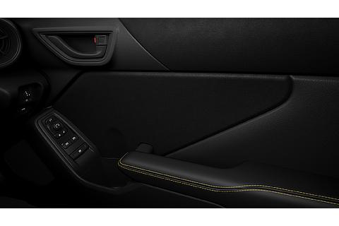 GR86 特別仕様車 ドアセンターオーナメント（ブラック・ブランノーブ®表皮巻き）