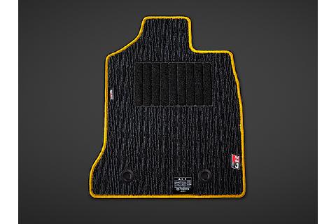 GR86 特別試乗車 GRフロアマット＜販売店装着オプション＞（写真はMT車・運転席用）