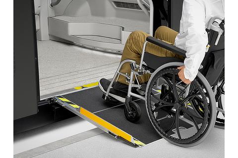 低フロア高と電動スロープ