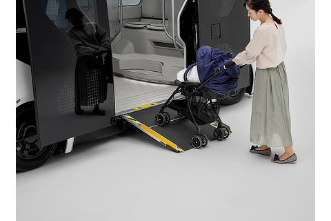 低フロア高と電動スロープ