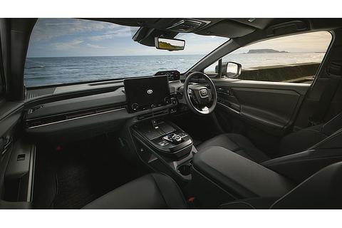 内装イメージ（内装色 ： ブラック・メーカーオプション装着車）