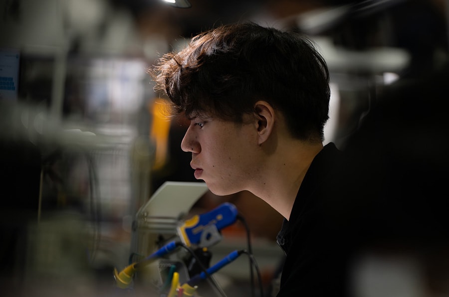 電子機器組立て 亀田 祐成