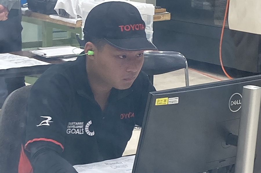 CNCフライス盤 山田 夢翔