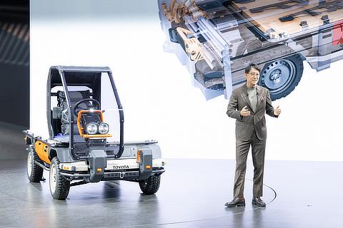 プレスブリーフィングの模様