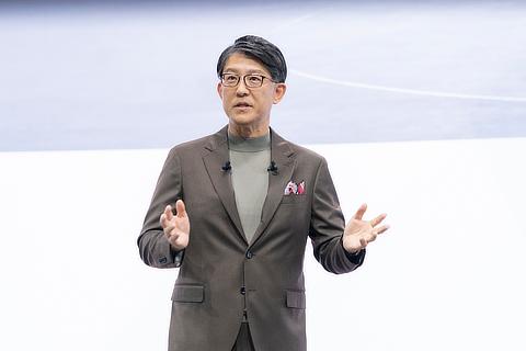 プレスブリーフィングの模様