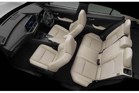 UX300h versionL ソリスホワイト