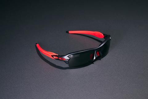 OAKLEY×TGR サングラスFLAK 2.0（Low Bridge Fit）（35,750円・税込 ＊予定）