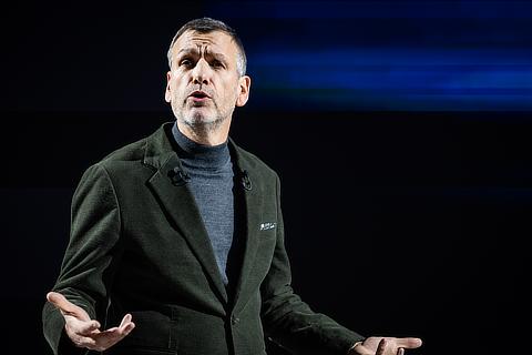 執行役員 Chief Branding Officer Simon Humphries（サイモン・ハンフリーズ）