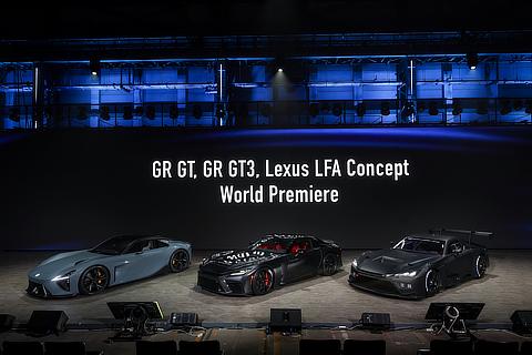 左 ： Lexus LFA Concept 中 ： GR GT（プロトタイプ） 右 ： GR GT3（プロトタイプ）