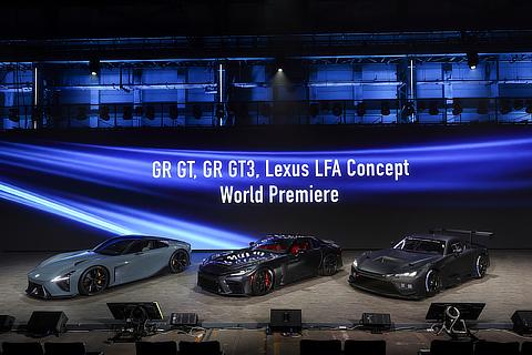 左 ： Lexus LFA Concept 中 ： GR GT（プロトタイプ） 右 ： GR GT3（プロトタイプ）