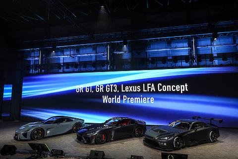 左 ： Lexus LFA Concept 中 ： GR GT（プロトタイプ） 右 ： GR GT3（プロトタイプ）