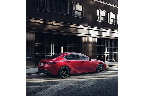 IS300h スタイリングラディアントレッドコントラスト レイヤリング