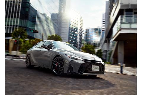 IS300h スタイリングチタニウムカーバイドグレー