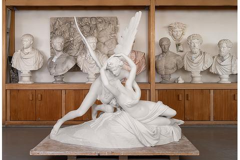 アモルの接吻で目覚めるプシュケ