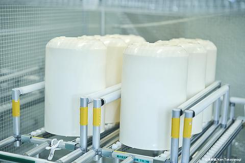 FCEVの水素タンクの樹脂パーツ 製造過程