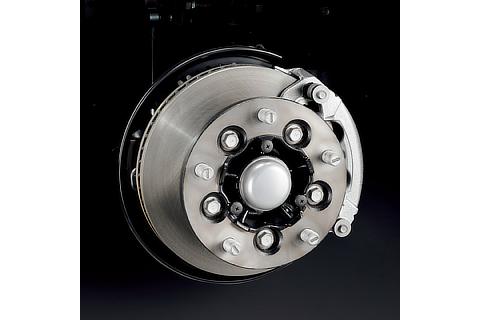 17インチディスクブレーキ（フロント・リヤ）