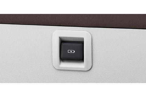 充電用USB端子（TYPE-C・1口×6箇所）EX、GX（標準ボディ車・ロングボディ車）、LX（標準ボディ車・ロングボディ車）にメーカーオプション