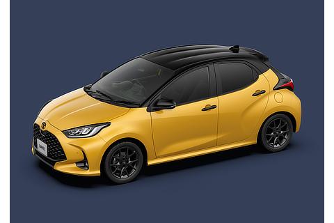 ヤリス 特別仕様車 Z“URBANO”特別設定色 ボディカラー ： ブラック×マスタード（ハイブリッド・2WD）