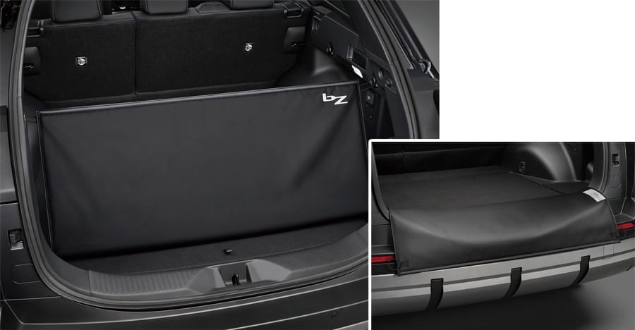 Rear hatch door opening guard