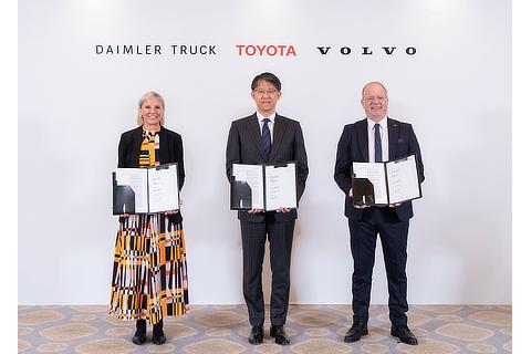 (Left to right) Karin Rådström, President and CEO of Daimler Truck, Koji Sato, President of Toyota Motor Corporation, Martin Lundstedt, President and CEO of Volvo Group