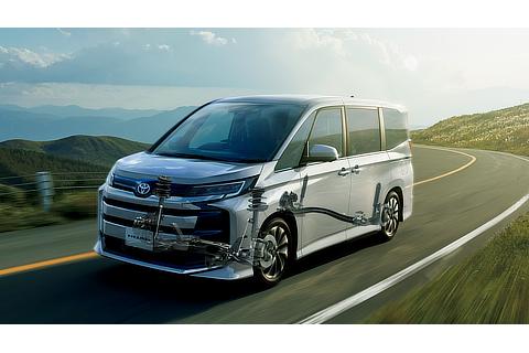 走行イメージ（S-Z・2WD・7人乗り・オプション装着車）