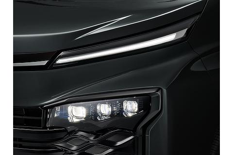 プロジェクター式LEDヘッドランプ（オートレベリング機能付）＋LEDターンランプ＋LEDクリアランスランプ（デイライト機能付）（S-Zにメーカーオプション）（クリアランスランプ点灯状態）