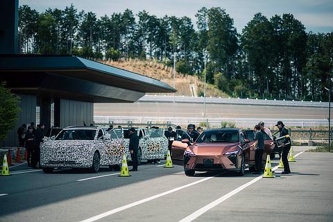 新型車TZ・ES 試乗風景