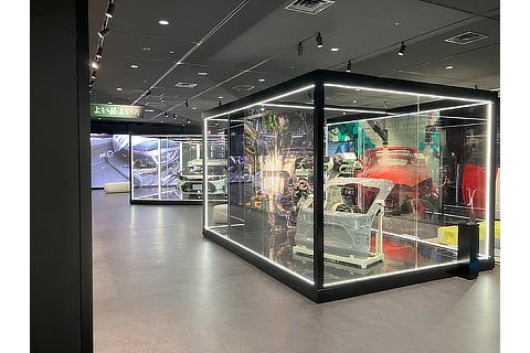 新展示エリア【トヨタのクルマづくり】『モノづくりの現場はさまざまなこだわりにあふれている』（生産・溶接ロボット）
